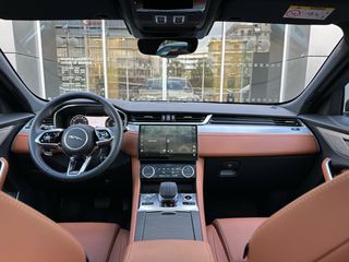 Jaguar F-Pace 2024 D200 R-DYNAMIC S-thumb-11