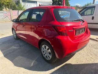 Toyota Yaris 2016-thumb-5