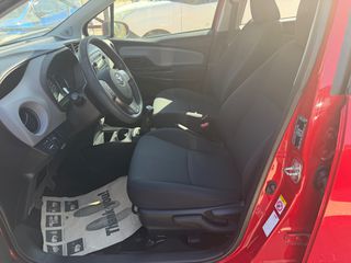 Toyota Yaris 2016-thumb-10