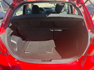 Toyota Yaris 2016-thumb-16