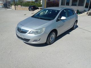 Opel Astra 2010 J 1.4-thumb-1