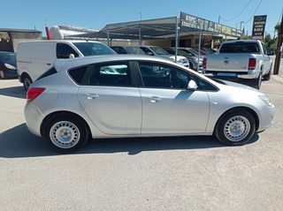 Opel Astra 2010 J 1.4-thumb-3