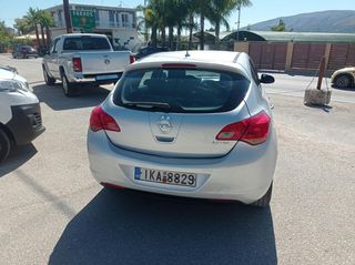 Opel Astra 2010 J 1.4-thumb-5