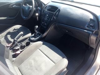 Opel Astra 2010 J 1.4-thumb-9