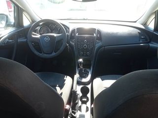 Opel Astra 2010 J 1.4-thumb-12