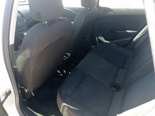 Opel Astra 2010 J 1.4-thumb-13