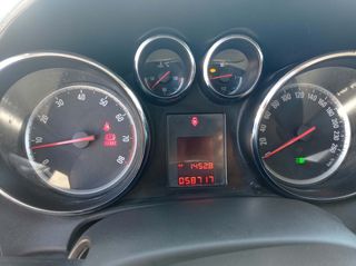 Opel Astra 2010 J 1.4-thumb-19