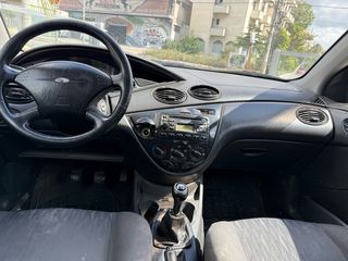 Ford Focus 2001-thumb-6