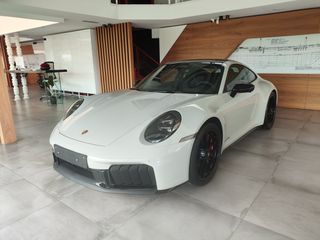 Porsche 911 2026 992 Carrera 4 GTS-thumb-1