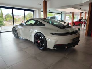 Porsche 911 2026 992 Carrera 4 GTS-thumb-3