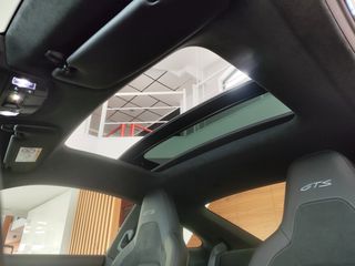 Porsche 911 2026 992 Carrera 4 GTS-thumb-47