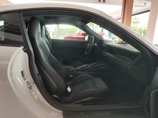 Porsche 911 2026 992 Carrera 4 GTS-thumb-11