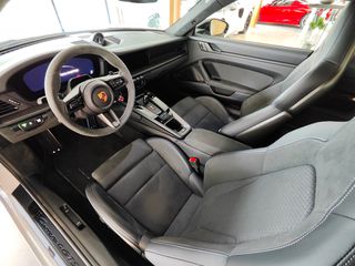 Porsche 911 2026 992 Carrera 4 GTS-thumb-12