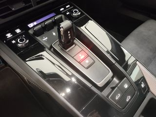 Porsche 911 2026 992 Carrera 4 GTS-thumb-27