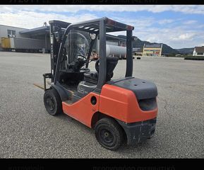 Toyota 2011 tonero 30-thumb-3