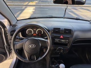 Kia Picanto 2011 1000CC ABS A/C-thumb-11