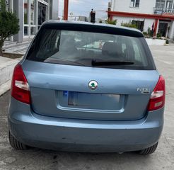Skoda Fabia 2011 Skoda Fabia II 1.2 i HTP (60 Hp)-thumb-2