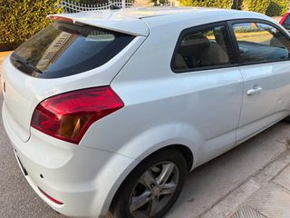 Kia Ceed / cee'd 2009-thumb-3