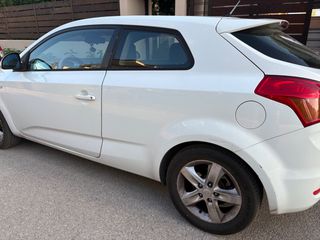 Kia Ceed / cee'd 2009-thumb-6