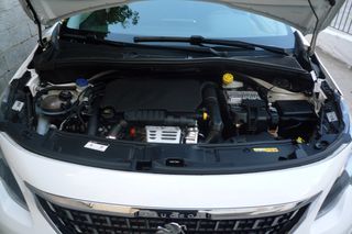Peugeot 2008 2017 1.2 PURETECH 110 ALLURE-thumb-14