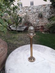 οριχαλκινα φωτιστικά δαπέδου