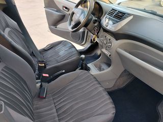Nissan Pixo 2010-thumb-12