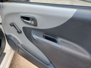 Nissan Pixo 2010-thumb-13