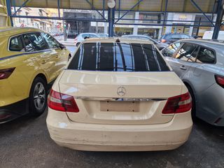 Mercedes-Benz E 220 2011-thumb-1