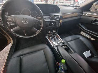 Mercedes-Benz E 220 2011-thumb-5