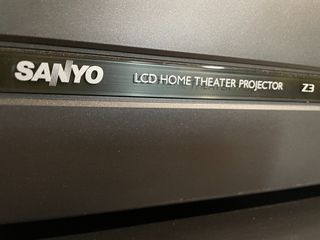 Sanyo plv-z3 lcd Home Theater Projector