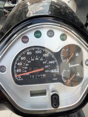 Piaggio Vespa GTS 300 2011-thumb-3