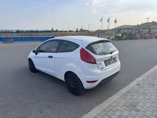 Ford Fiesta 2010-thumb-2