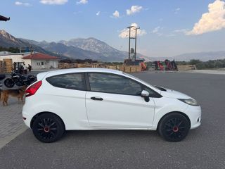 Ford Fiesta 2010-thumb-5