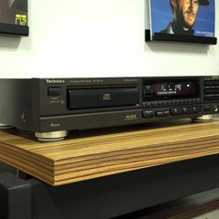Technics SL-P337A CD Player - MASH 1-bit DAC & Optical Output (1990-91)-thumb-1