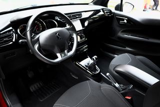 DS DS3 2016 1.2cc PureTech 82hp SoChic (Navi)-thumb-12