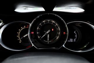 DS DS3 2016 1.2cc PureTech 82hp SoChic (Navi)-thumb-14