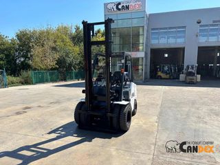 Nissan 2016 FHGE30T5-thumb-2
