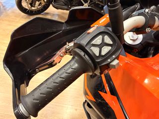 KTM 1090 Adventure 2017 1090 ADVENTURE-thumb-12