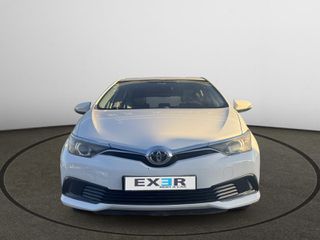 Toyota Auris 2016-thumb-6