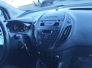 Ford Courier 2018 Transit courier-thumb-4
