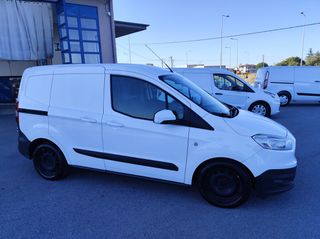 Ford Courier 2018 Transit courier-thumb-5