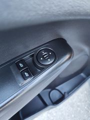 Ford Courier 2018 Transit courier-thumb-19