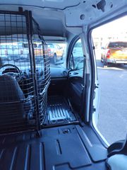 Ford Courier 2018 Transit courier-thumb-25