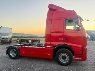 Volvo 2012-thumb-6