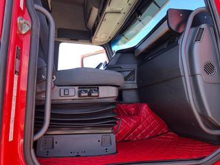 Volvo 2012-thumb-13