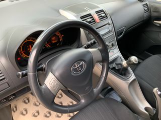 Toyota Auris 2008 privilege-thumb-15