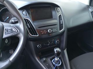 Ford Focus 2016-thumb-9