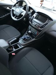 Ford Focus 2016-thumb-10
