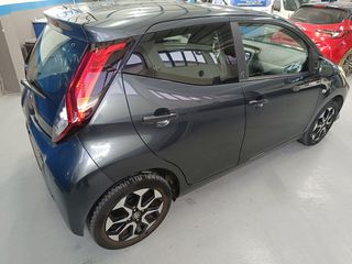 Toyota Aygo 2020 X-PLAY "TEAM D"-thumb-4