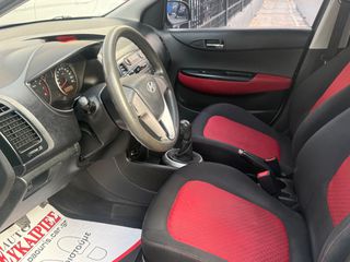 Hyundai i 20 2009-thumb-17